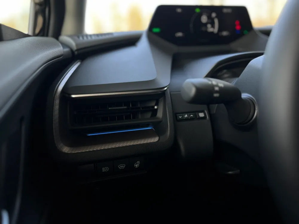 2023 toyota prius hybrid xle black 16